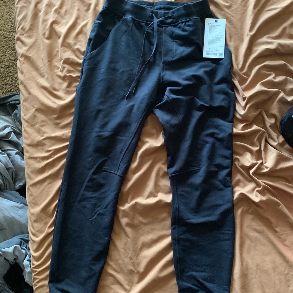 BRAND NEW LULULEMON CITY SWEAT JOGGER